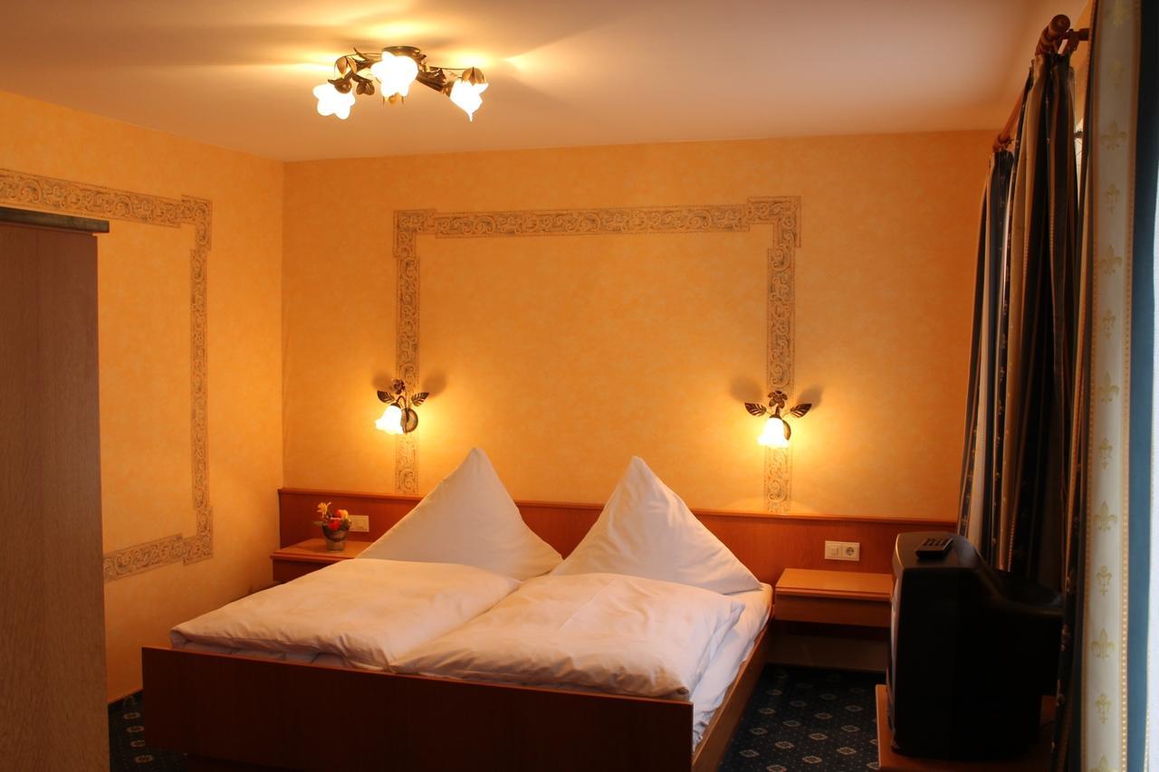 Hotel-Gasthof Zum Hirschen Durrwangen الغرفة الصورة