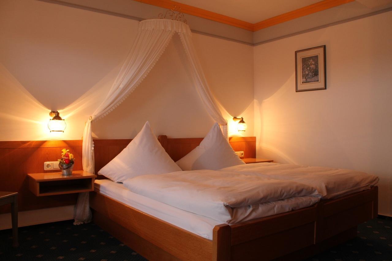 Hotel-Gasthof Zum Hirschen Durrwangen الغرفة الصورة