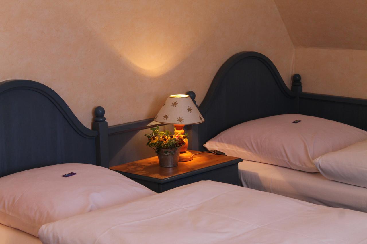 Hotel-Gasthof Zum Hirschen Durrwangen الغرفة الصورة